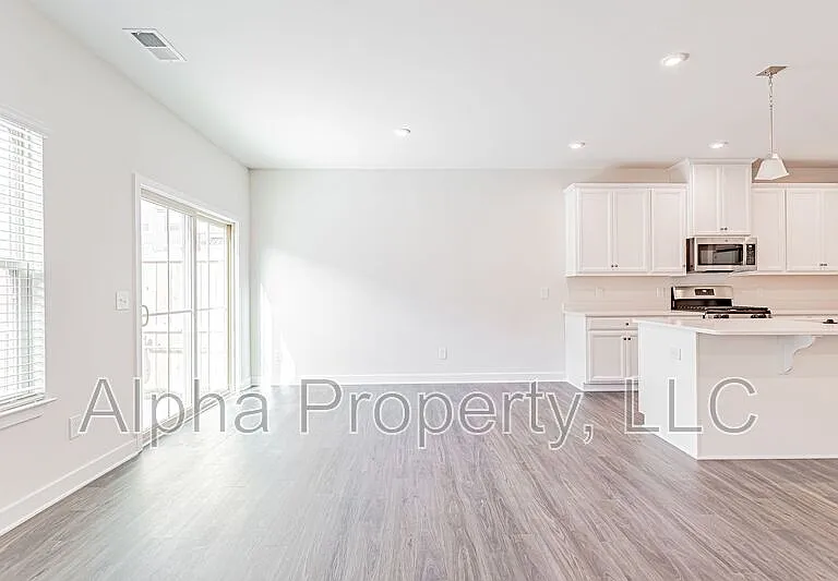 130 Eagle Wood Dr — Photo 10