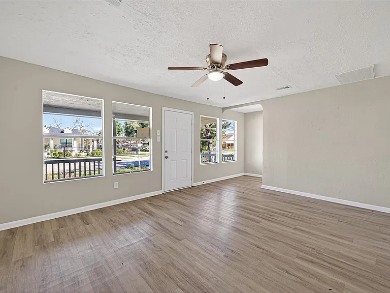 4626 Dewberry St — Photo 29