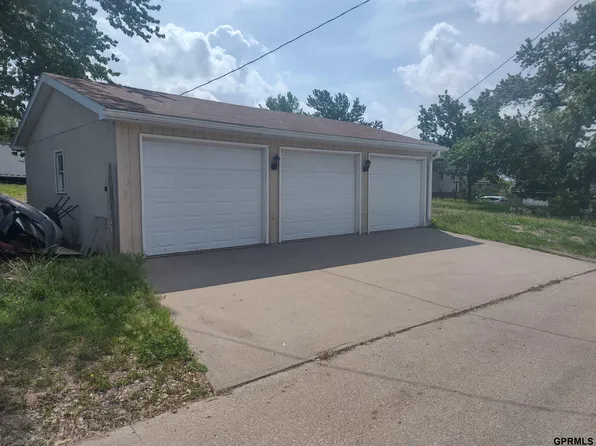 1217 D St, Fairbury, NE 68352
