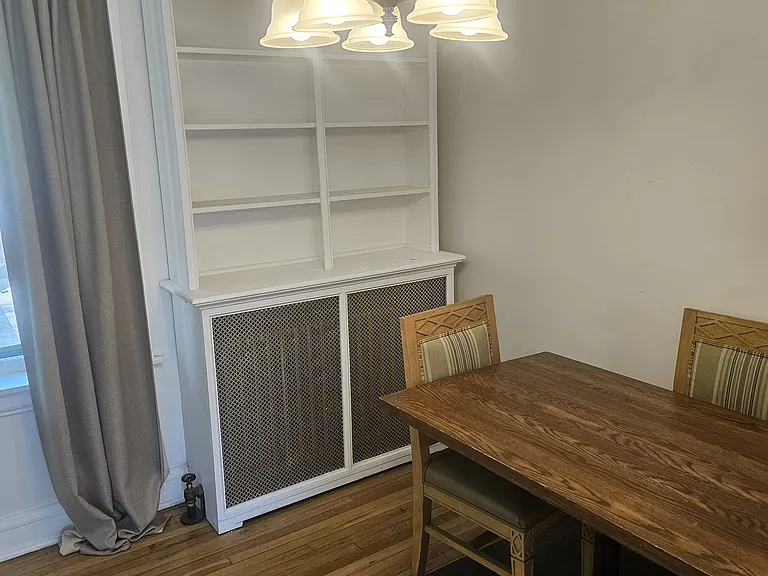 5237 S University Ave — Photo 2