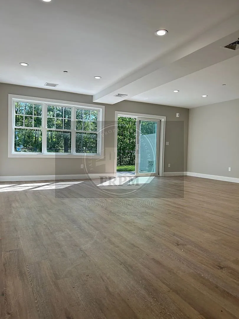 3 bed, 2.5 bath, 1672 sqft, $3,000 — Photo 3