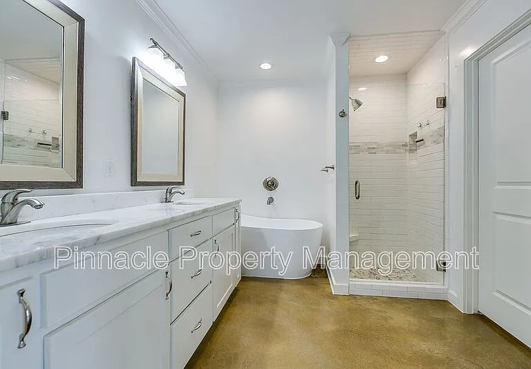5918 Southampton Pl — Photo 18