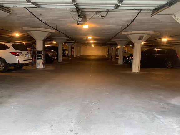 4th image of 1305 Queen Anne Ave N #112