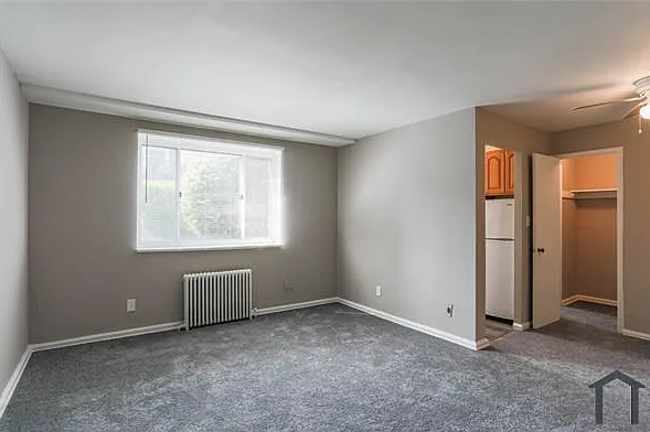 Studio, 385 sqft, $805 — Photo 2