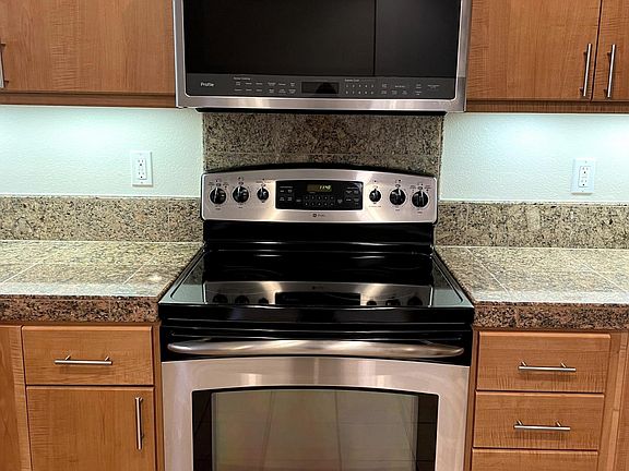 Stainless-steel microwave & stove/oven