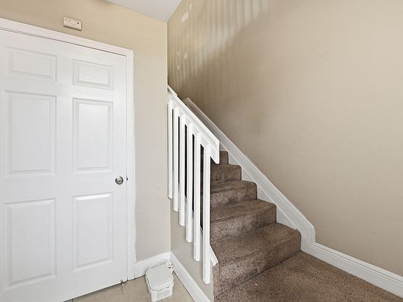 5th image of 1705 Johnson Street #D