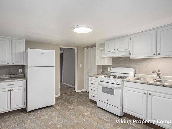 The large kitchen has been updated.