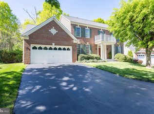 10834 Hillbrooke Ln, Potomac, MD 20854