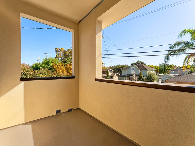 39 Lester Ave #1 — Photo 31