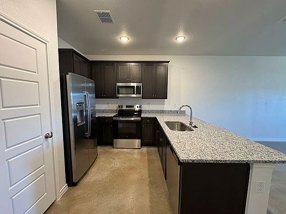 5th image of 1206 Concord Dr #B