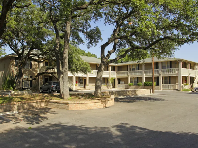 Bouldin Creek — Photo 27