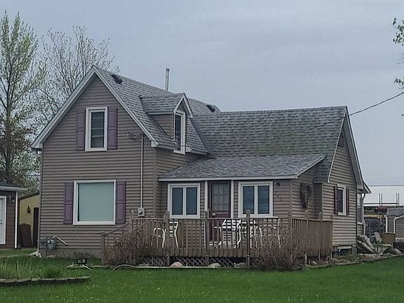 2nd image of 740 Hazel Ave E