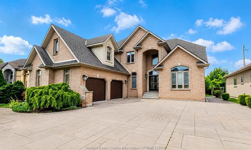 380 Shoreview Cir