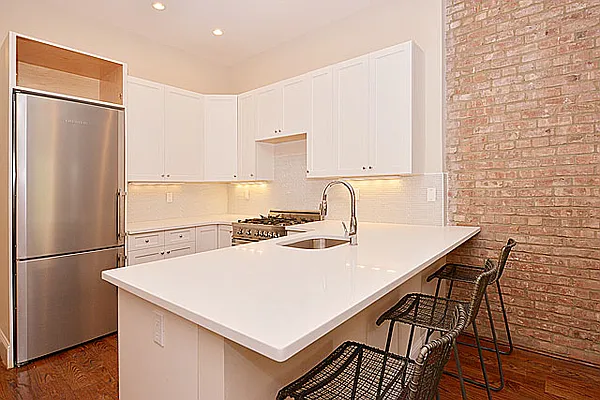 Sold by Realty Collective | media 16