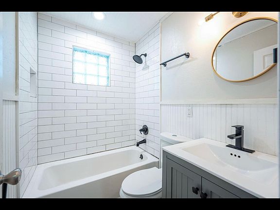 5th image of 392 Booth Rd #392