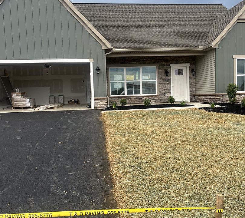 1st image of 611 Lilliana Dr
