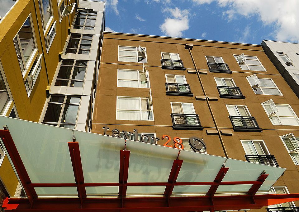 Building Photo 4
