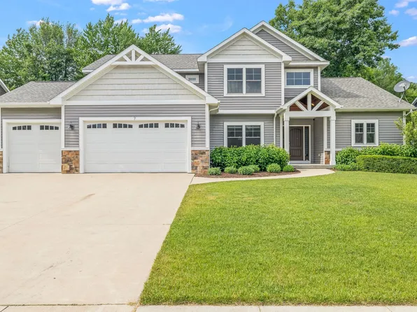 7 Pinehaven Cir, Midland, MI 48642