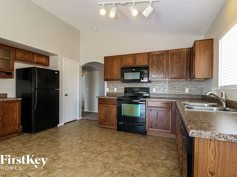 1071 S 224th Ln — Photo 6