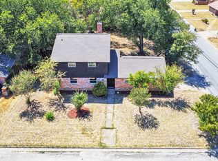 300 Steeple Ridge Rd, Everman, TX 76140