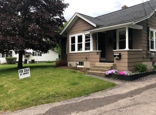 41 Woodland Rd, Bellingham, MA 02019