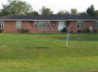 4940 W Prairie Lake Rd, Hastings, NE 68901