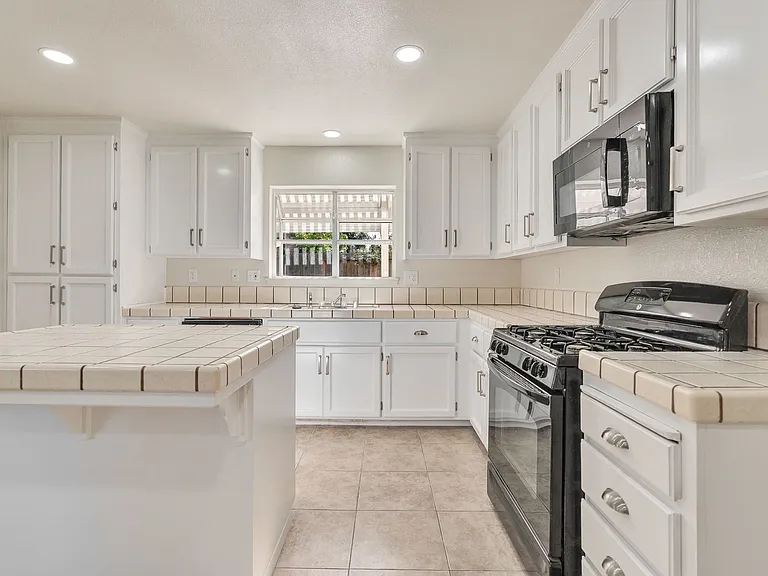 2130 Hidden Canyon Way — Photo 26