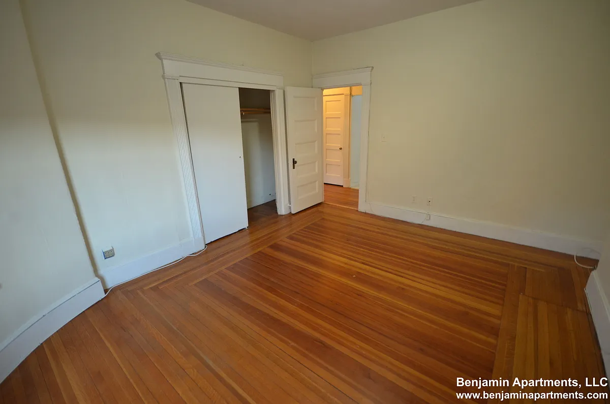 Building Photo - 1595 Beacon St #20
