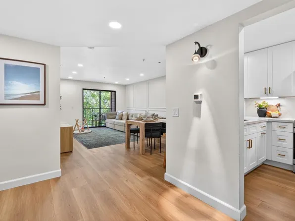 5980 Dandridge Ln Unit 214, San Diego, CA 92115
