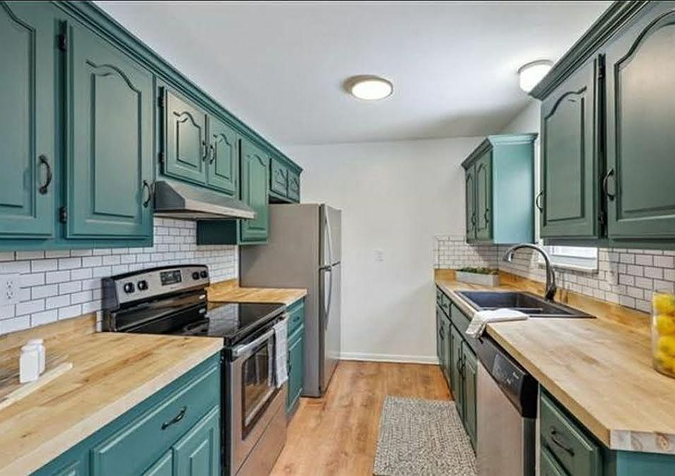 1st image of 206 Park Ave