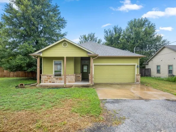 131 Mokulua Ln, Bastrop, TX 78602