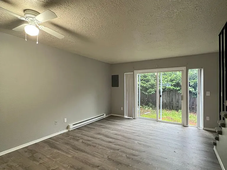 Powell Butte Townhomes — Photo 35