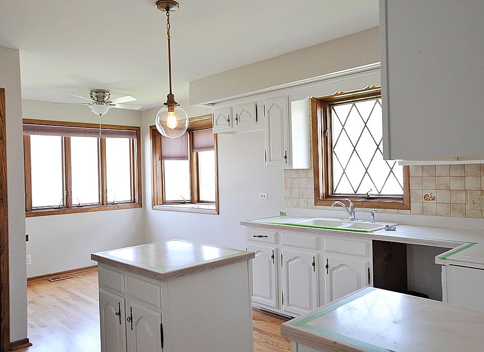 1st image of 5714 W Dakin St #1