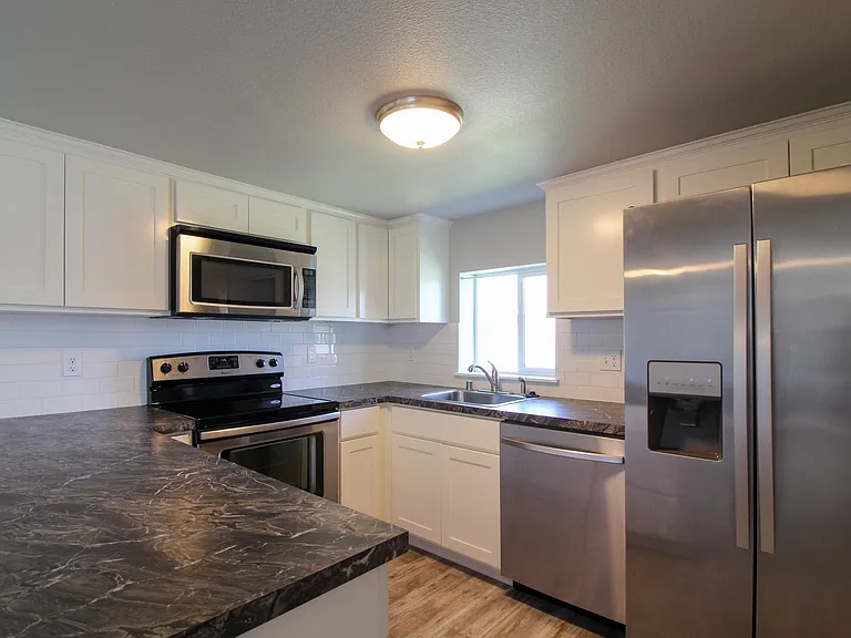 103 Casey Ave — Photo 6