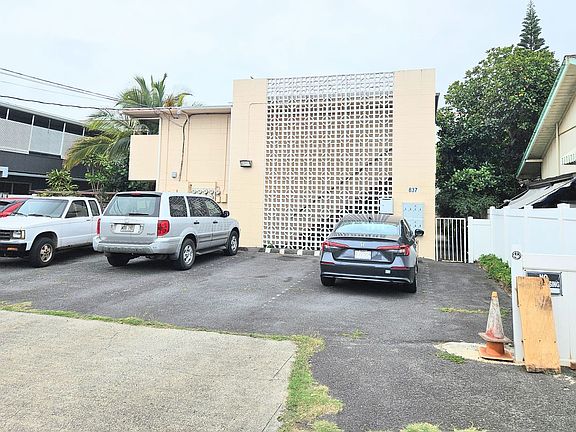 4th image of 837 Lukepane Ave #D