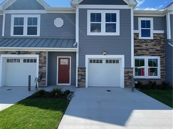 2023 Laycock Ln #104, Suffolk, VA 23435