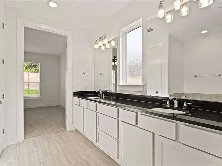 1821 Donetto Dr — Photo 15