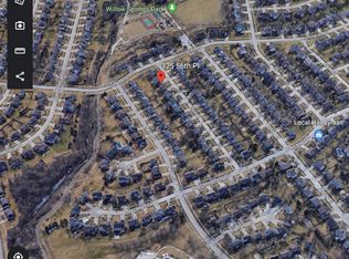125 56th Pl, West Des Moines, IA 50266