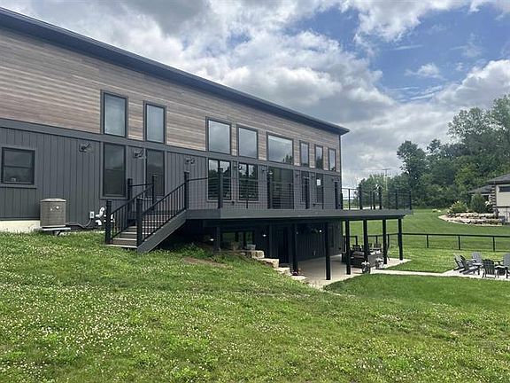 3rd image of S7915 Ruthe Badger Lane