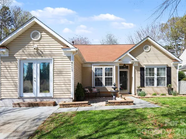 9113 Shenington Pl, Charlotte, NC 28216