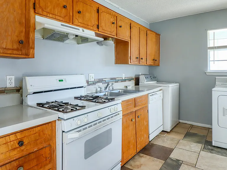 1309 Greenwood Ave — Photo 8