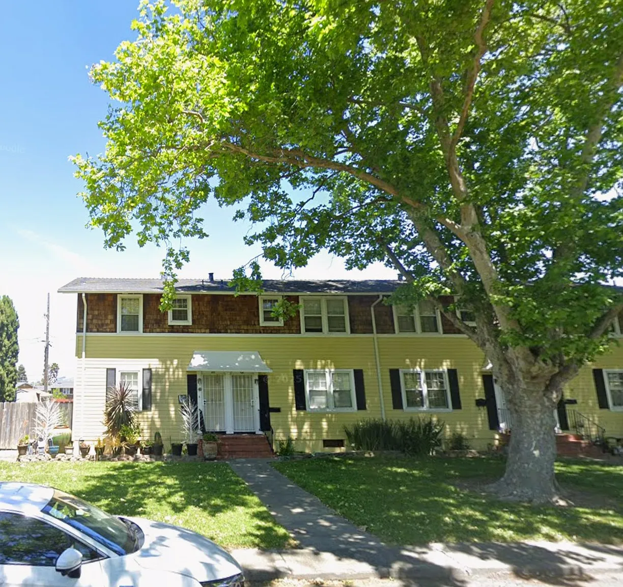 3 bed, 988 sqft, $2,000 — Photo 1