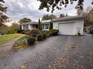 91 Ridgeway Rd, Cranston, RI 02920