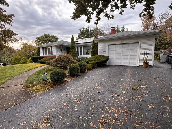 91 Ridgeway Rd, Cranston, RI 02920