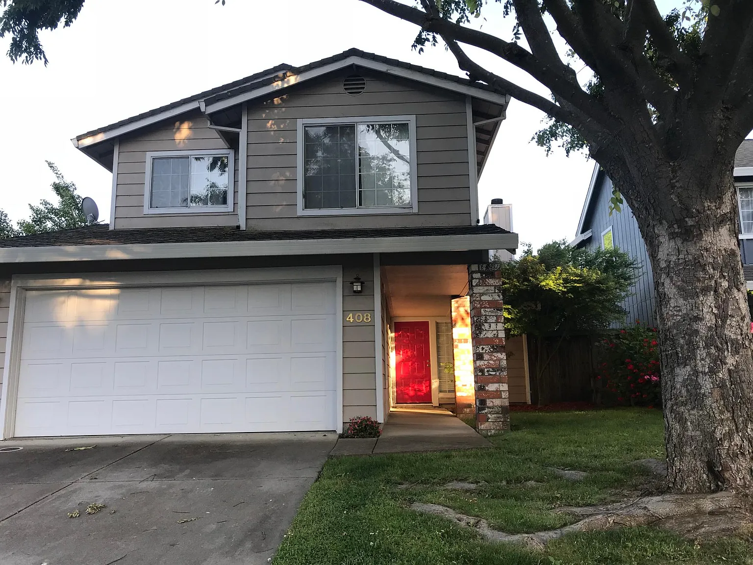 408 Blue Dolphin Way photo 1