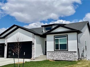 950 Melody Cir, Waukee, IA 50263