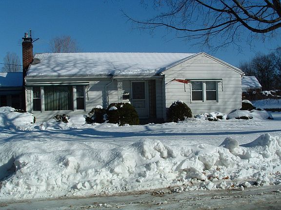 Yes, New England has snow.