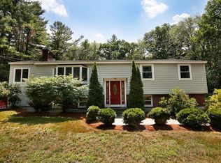 370 Dunstable Rd, Tyngsboro, MA 01879