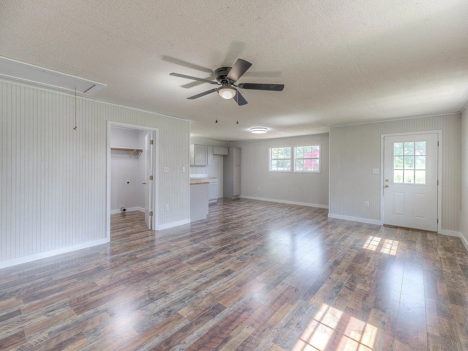E Sherwood - 415 - 1 — Photo 3