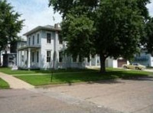 414 S Central Ave, Burlington, IA
